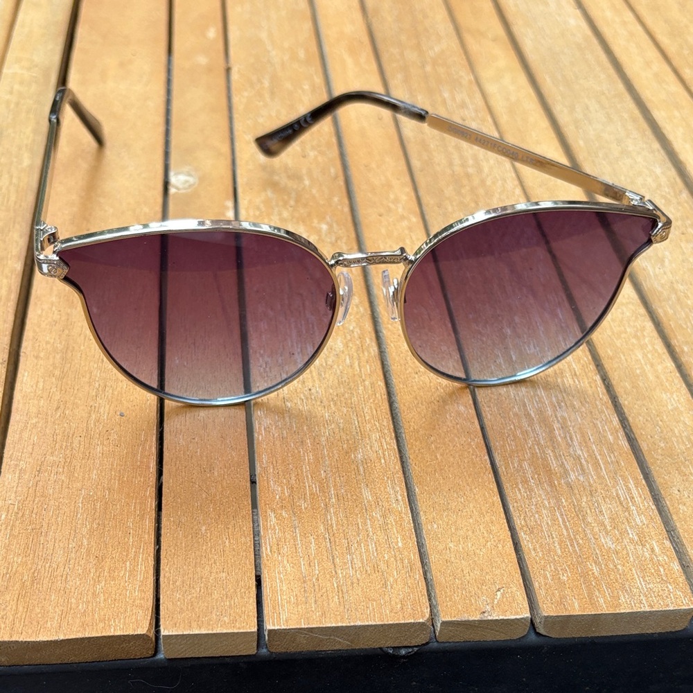 FRYE AND CO. Sunglasses